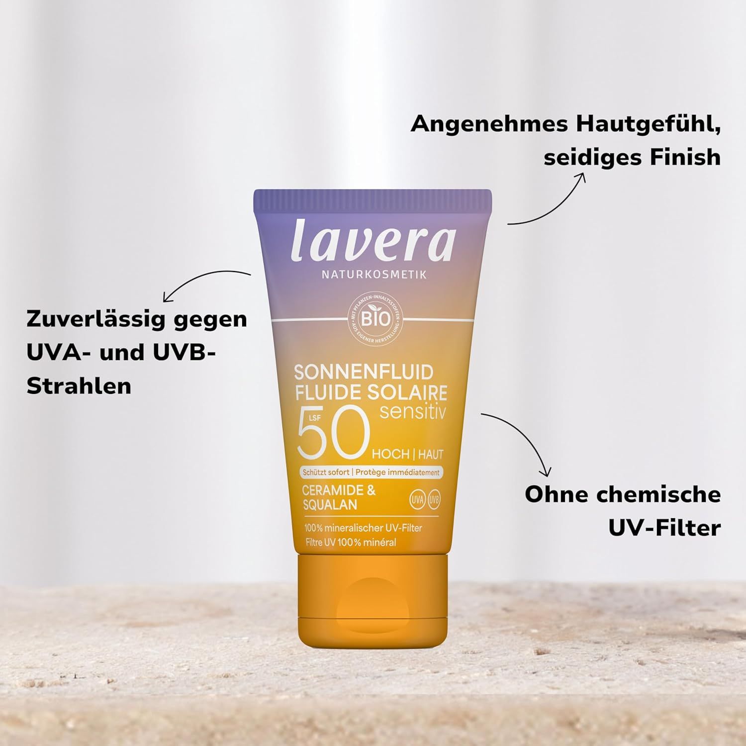 Zonnebrandcrème LSF 50 lavera. Tube met productinfo. Tekst: UVA/UVB-bescherming, zonder chemische UV-filters.