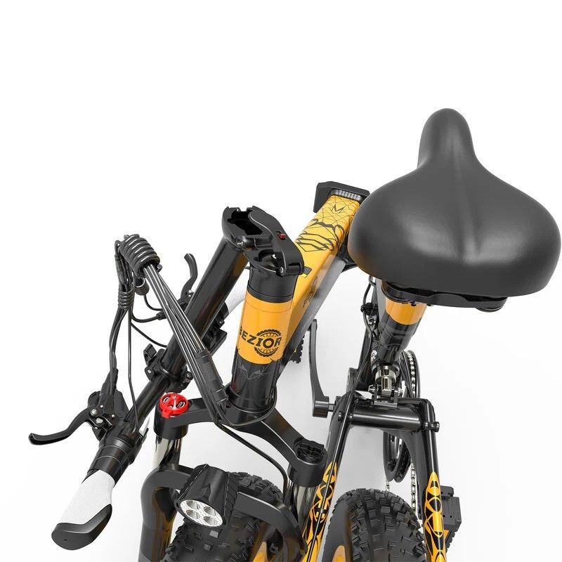 Vélo électrique pliable jaune et noir. Visible : guidon, selle, cadre. La roue avant n'est pas visible.