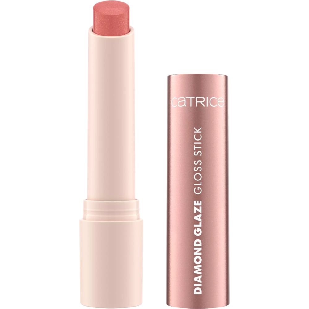 Roze lipgloss-stick, open. Daarnaast de huls met de tekst "CATRICE DIAMOND GLAZE GLOSS STICK".