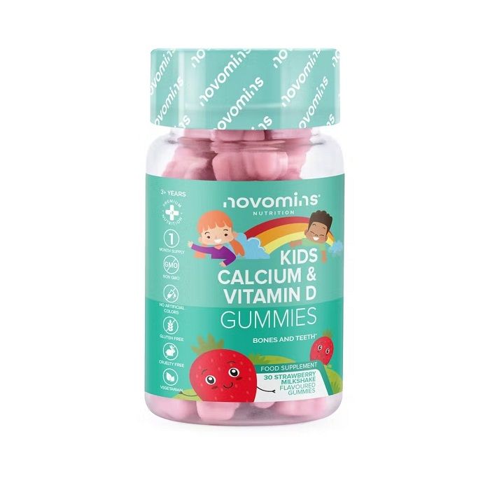 Fles Novomins Kids Calcium & Vitamine D Gummies met aardbei-milkshakesmaak.