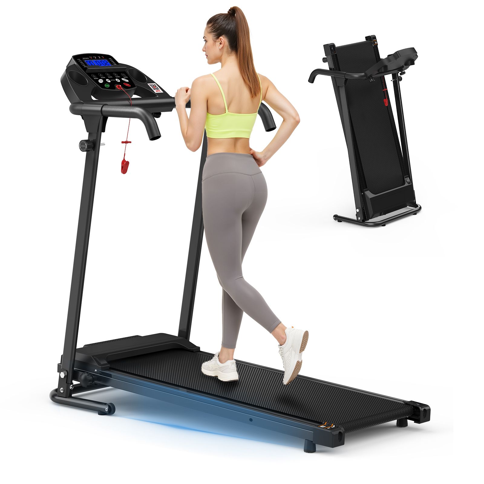 Femme courant sur un tapis roulant noir. Un deuxième tapis roulant plié est visible en arrière-plan.