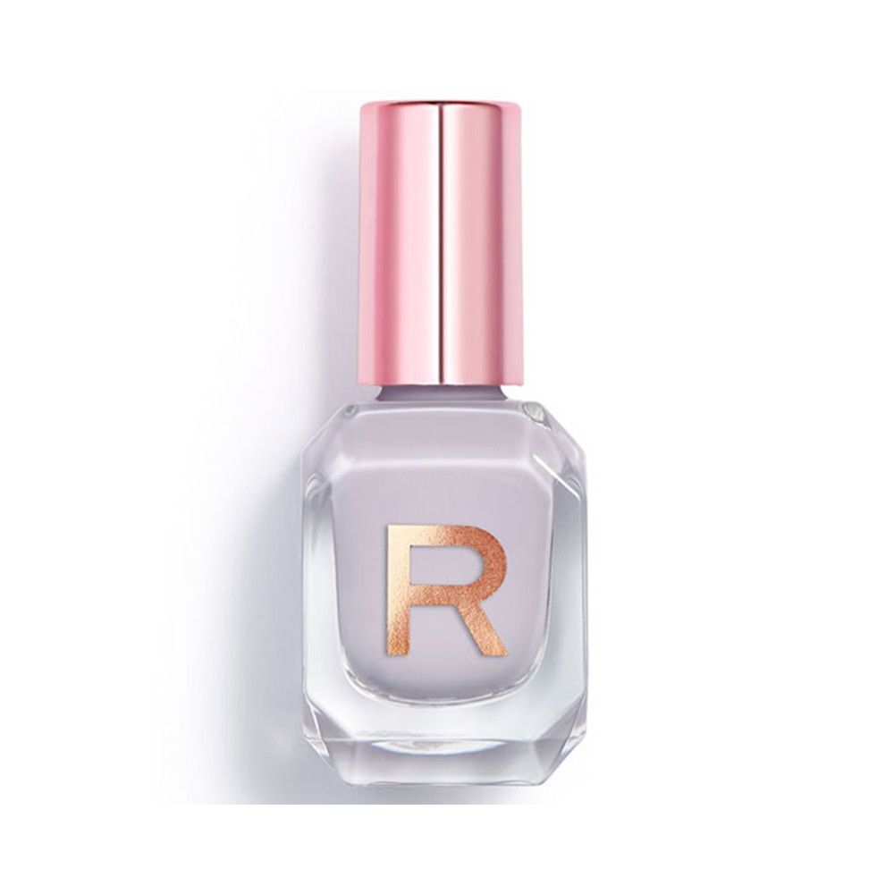 Een flesje lichtgrijze nagellak met een roze dop en het 'R'-logo.
