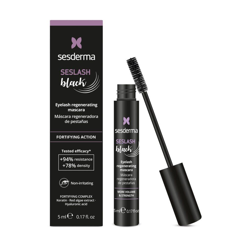Zwarte mascara met verpakking. Opschrift: SESLASH black. Regenererende mascara. Ingrediënten. Volume & kracht.