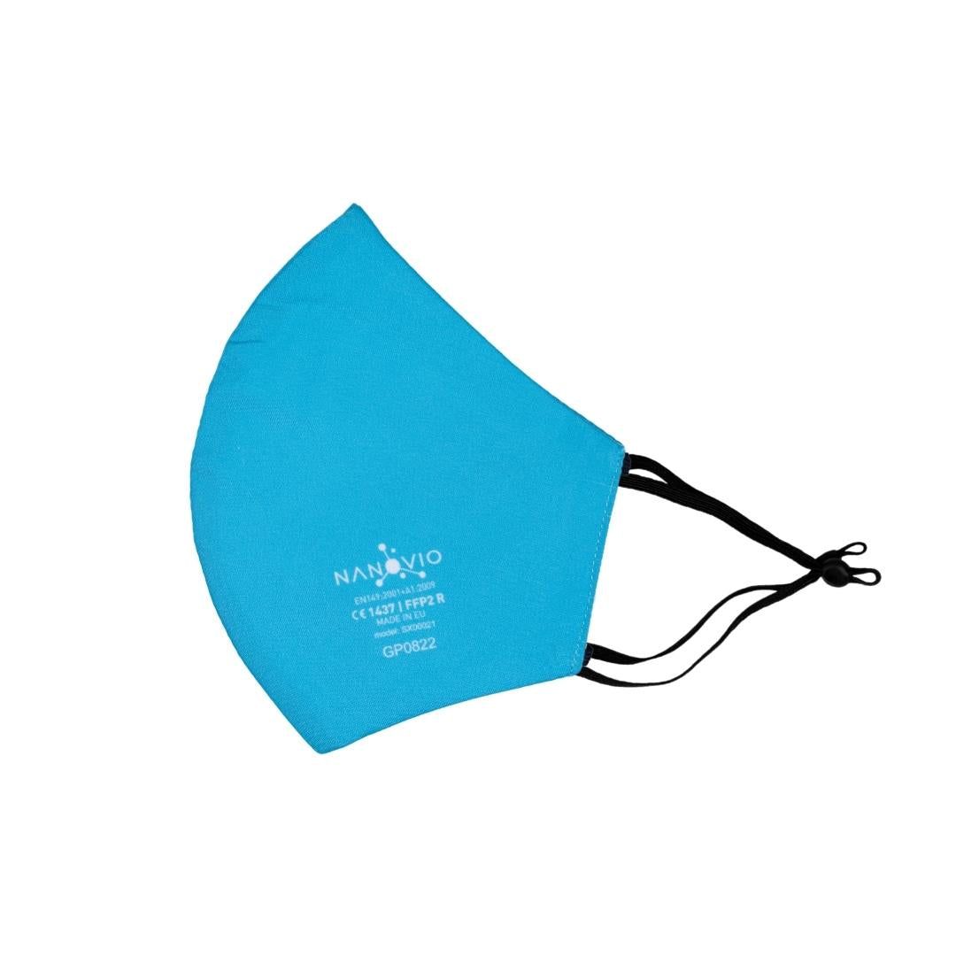 Turkoois masker met zwart elastiek. Opdruk: NANOVIO, CE 1437 I FFP2 R, GP0822.
