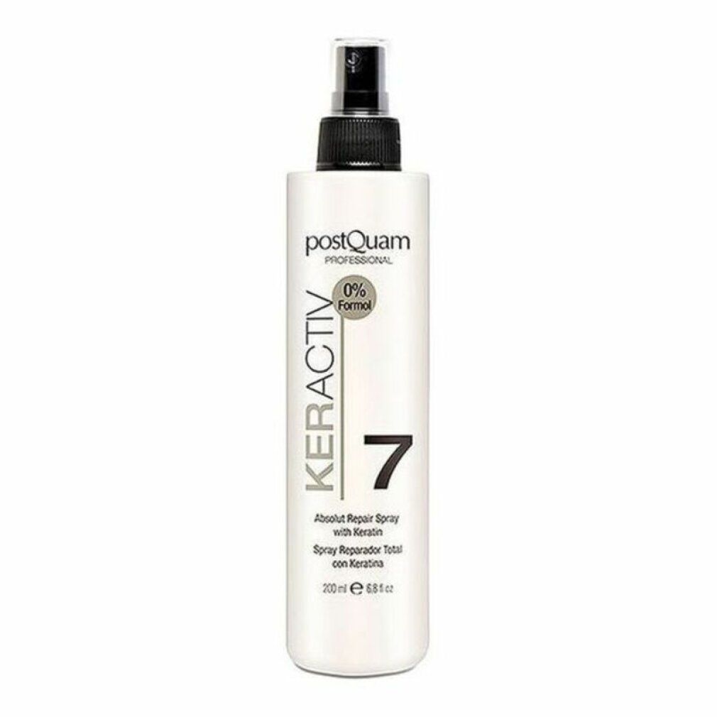 Wit spray met zwarte sproeikop. Opschrift: Postquam, Keractiv 7, Absolut Repair Spray with Keratin. 0% Formol.
