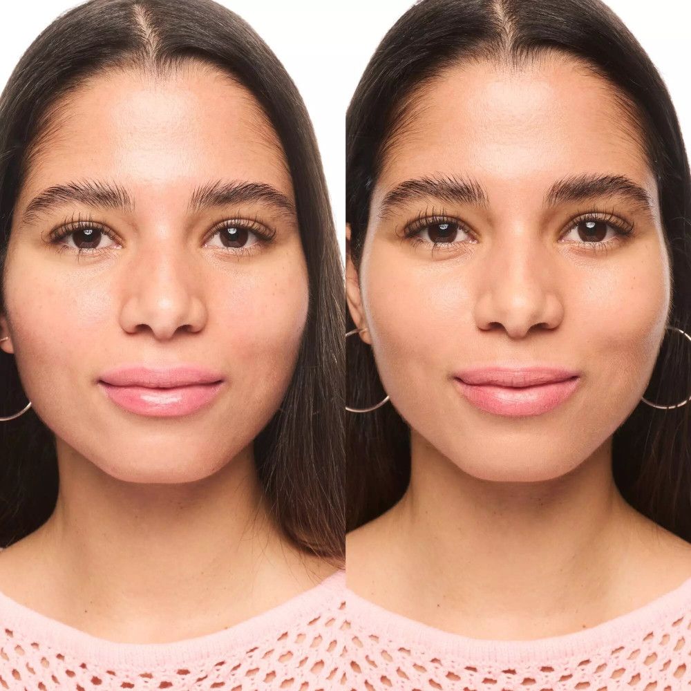 Comparaison avant-après. Femme avec créoles argentées. Gauche : sans maquillage. Droite : maquillée.
