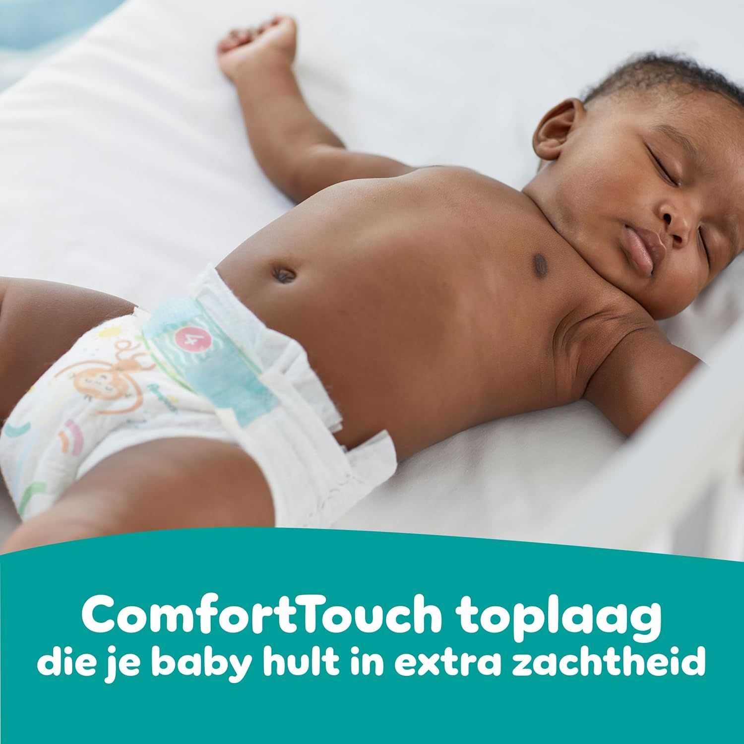 Baby met Pampers Baby-Dry luier. "ComfortTouch toplaag die je baby hult in extra zachtheid".