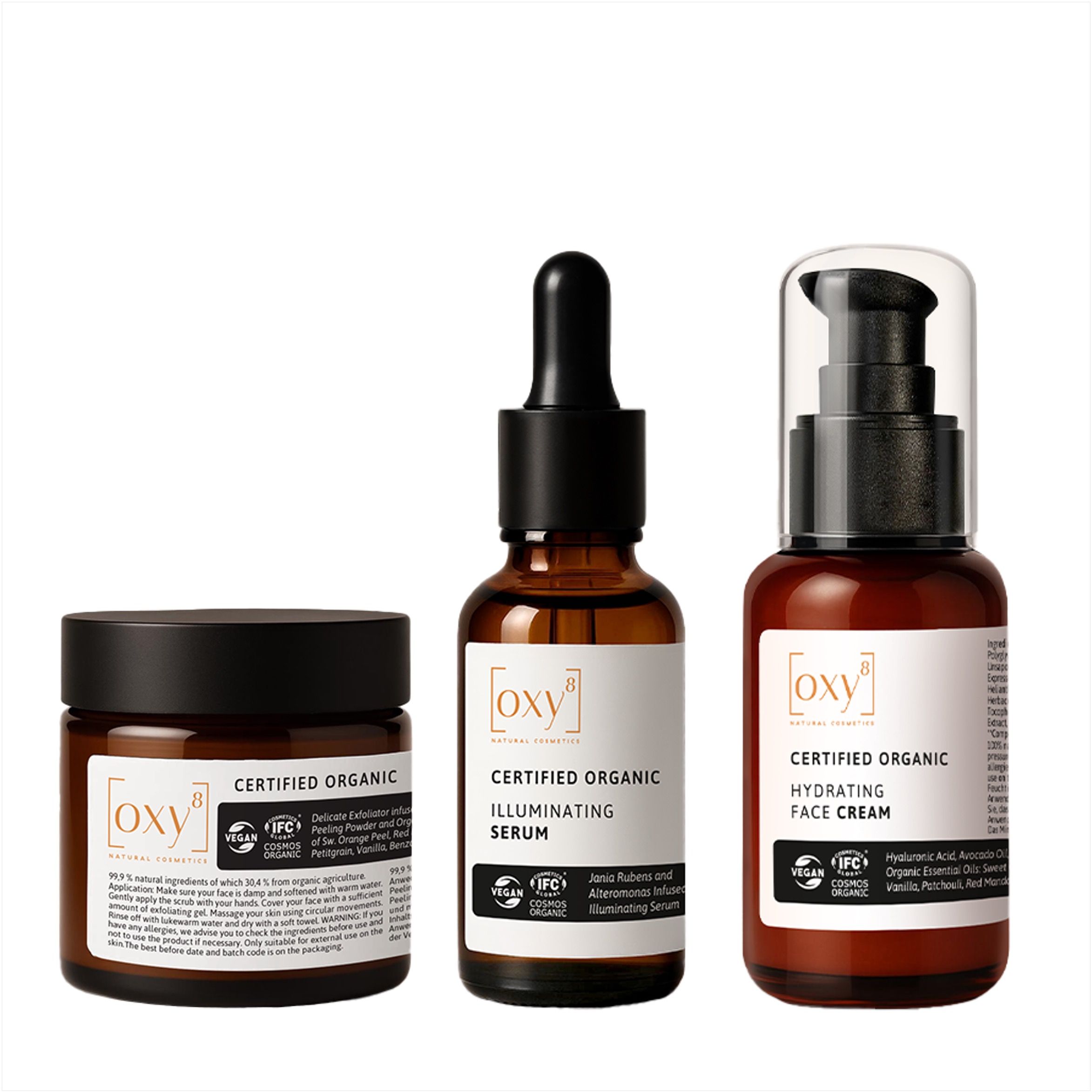 Trois pots et flacons OXY8 Naturkosmetik : Gel peeling, sérum, crème visage.