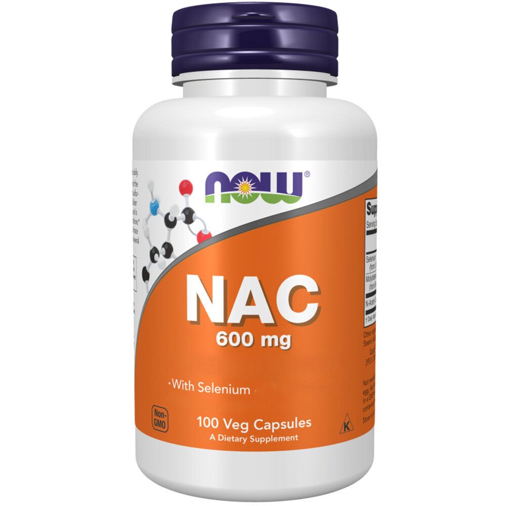 Witte fles met blauwe dop. Oranje etiket met "NAC 600 mg" en "NOW" logo. Bevat 100 plantaardige capsules.