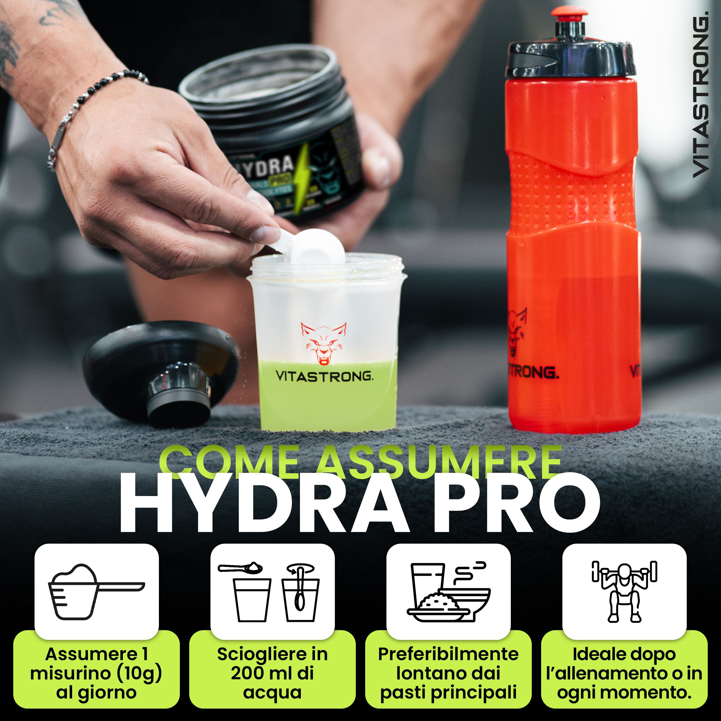 Product, shaker, lepel en fles. Tekst: "HYDRA PRO". Vitastrong.