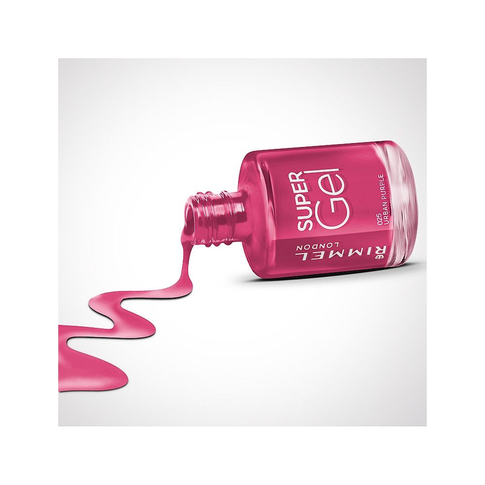 Vernis à ongles Rimmel Super Gel rose, renversé. Inscription : Super Gel, Rimmel London, Urban Purple. Le vernis coule.
