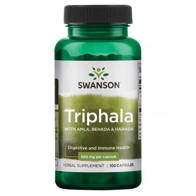 Groene fles met zwarte dop. Opschrift: SWANSON Triphala met Amla, Behada en Harada. 500 mg per capsule. 100 capsules.