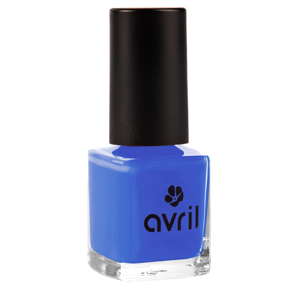 Blauwe nagellakfles met zwarte dop. Opschrift 'avril'.