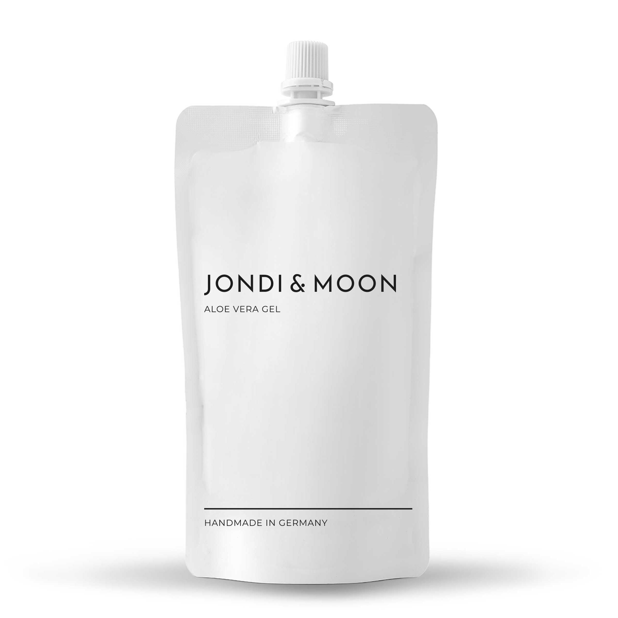 Witte navulverpakking met tekst JONDI & MOON, Aloe Vera Gel. Witte sluiting bovenop. Handmade in Germany.