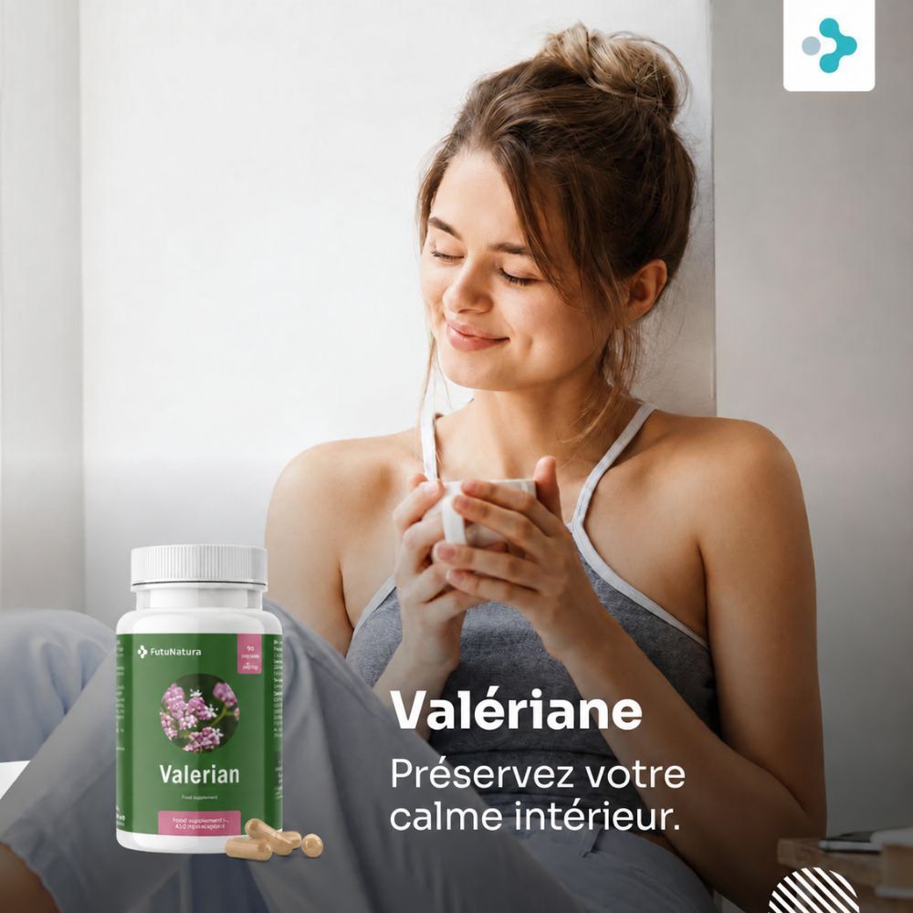 Femme avec une tasse, à côté une bouteille de gélules de Valériane. "Préservez votre calme intérieur."