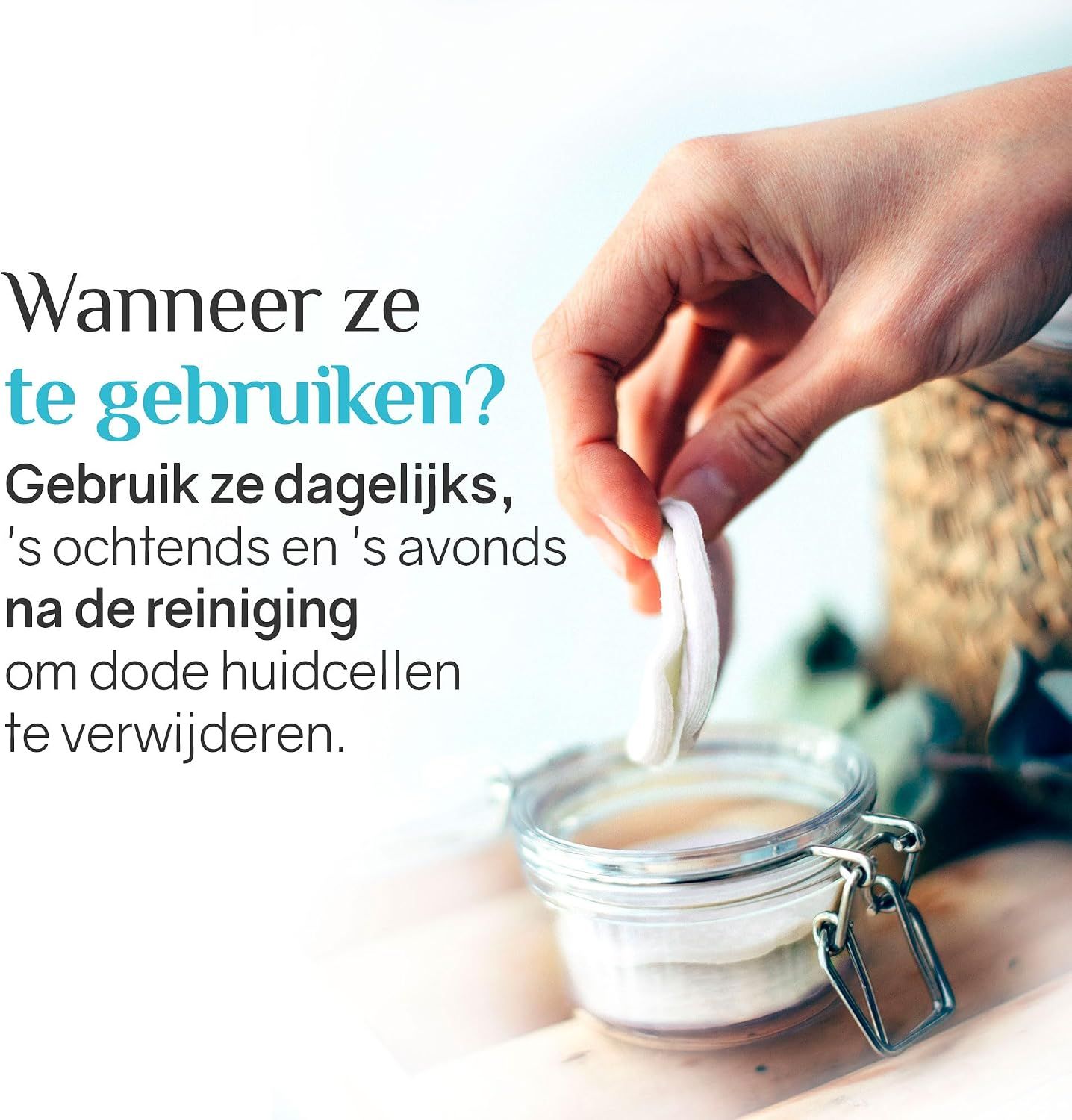 Ardaraz Peeling-pads: Glazen pot, kartonnen doos en een losse pad.