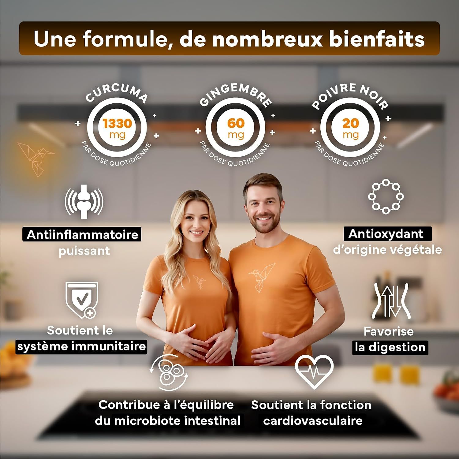 Un homme et une femme portant des t-shirts orange avec un logo colibri. En haut, les ingrédients curcuma, gingembre et poivre noir sont indiqués avec des milligrammes.
