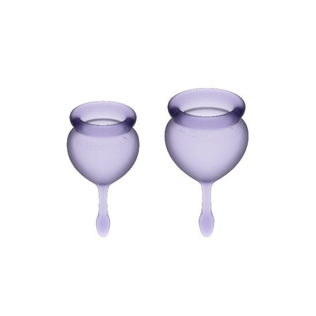 Twee paarse siliconen menstruatiecups, de ene kleiner dan de andere, met steel.