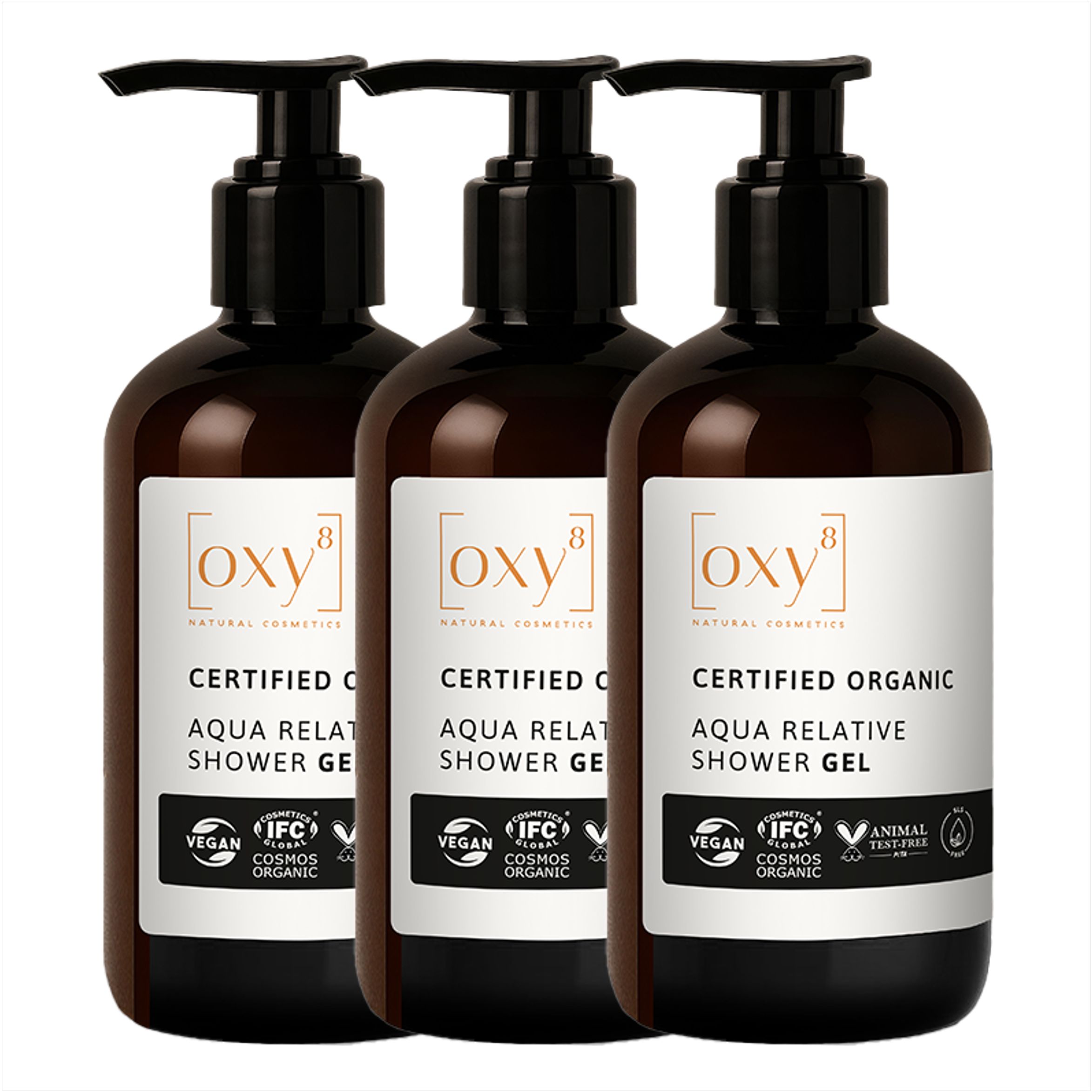 Drie flessen douchegel met pomp. Opschrift: oxy8, AQUA RELATIVE SHOWER GEL, Certified Organic.