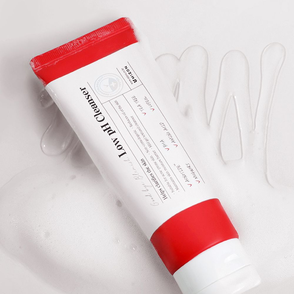 Witte en rode tube 'Low pH Cleanser' met schuim. Bevat BHA en Tea Tree. MIZON product.