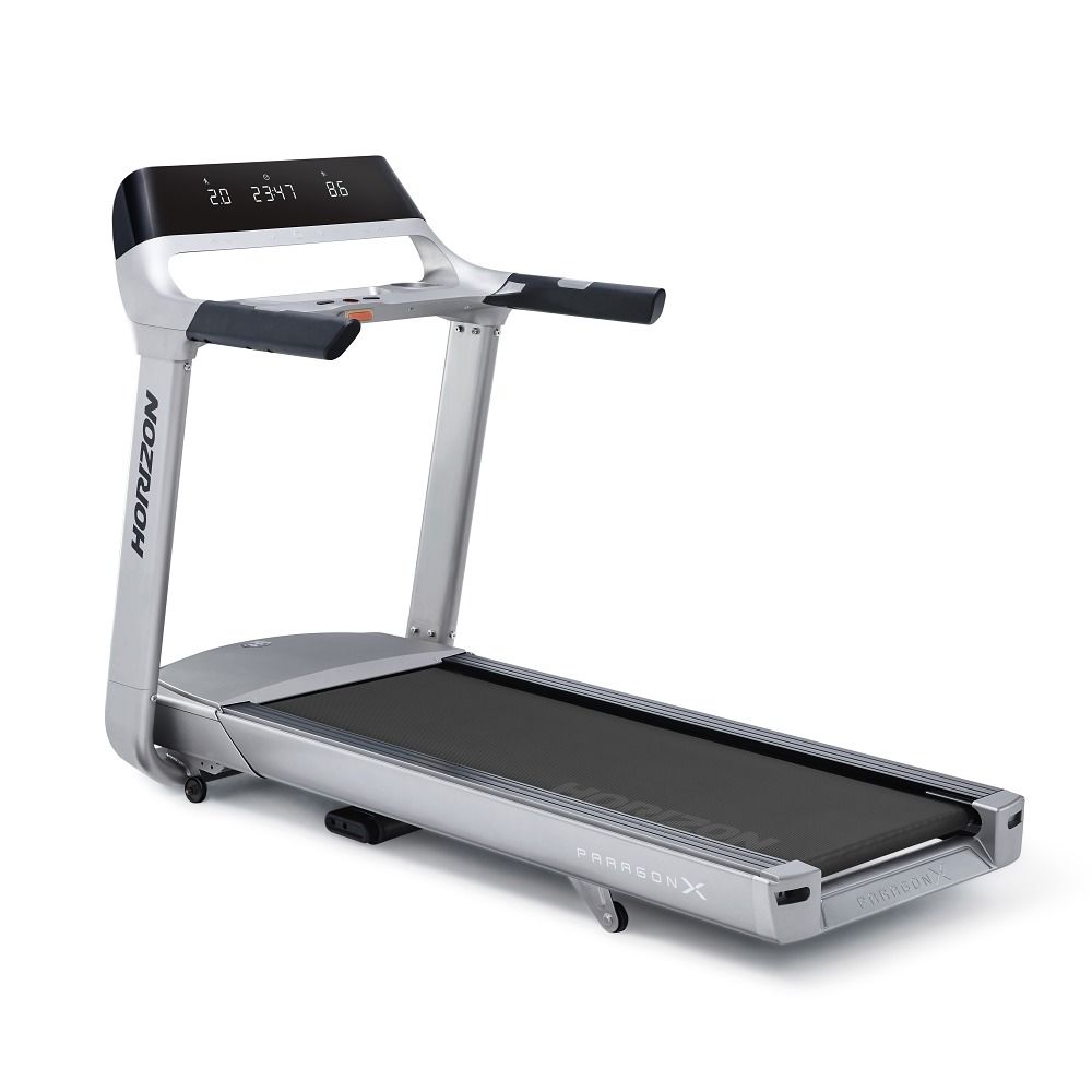 Tapis de course gris, vue en diagonale. Visible : mains courantes, console, surface de course. Horizon et Paragon X.