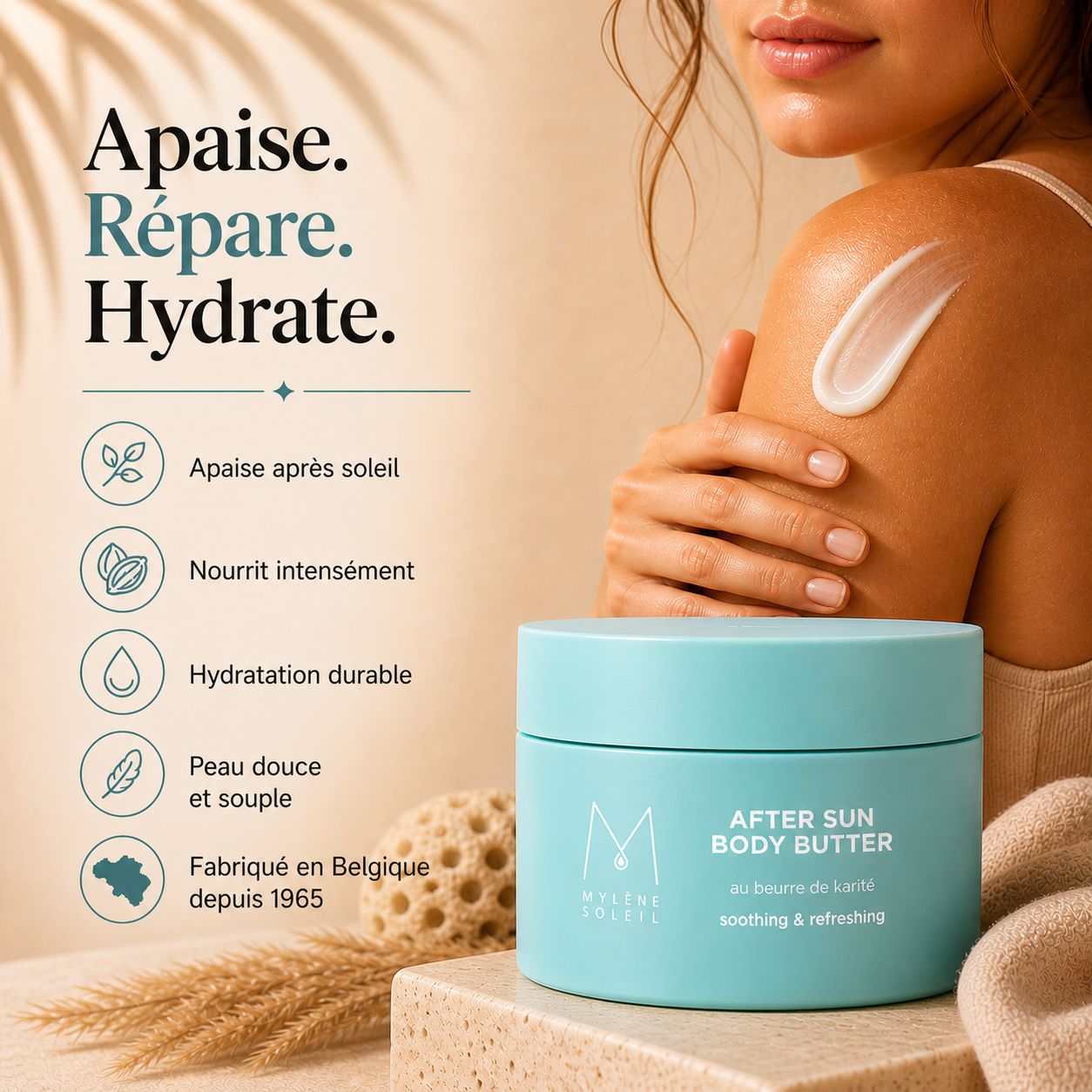 Pot de beurre corporel après-soleil à côté de texte. Femme appliquant le produit. Texte : Répare, Hydrate. Fabriqué en Belgique.