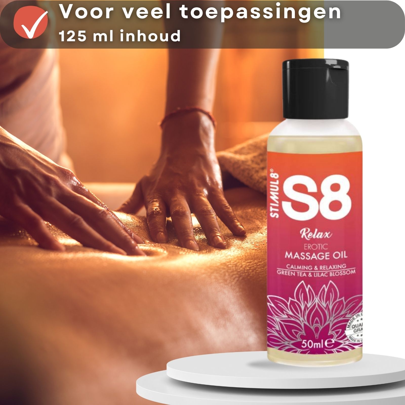 Fles massageolie S8 Relax, naast persoon die massage krijgt. 50 ml. Voor vele toepassingen.