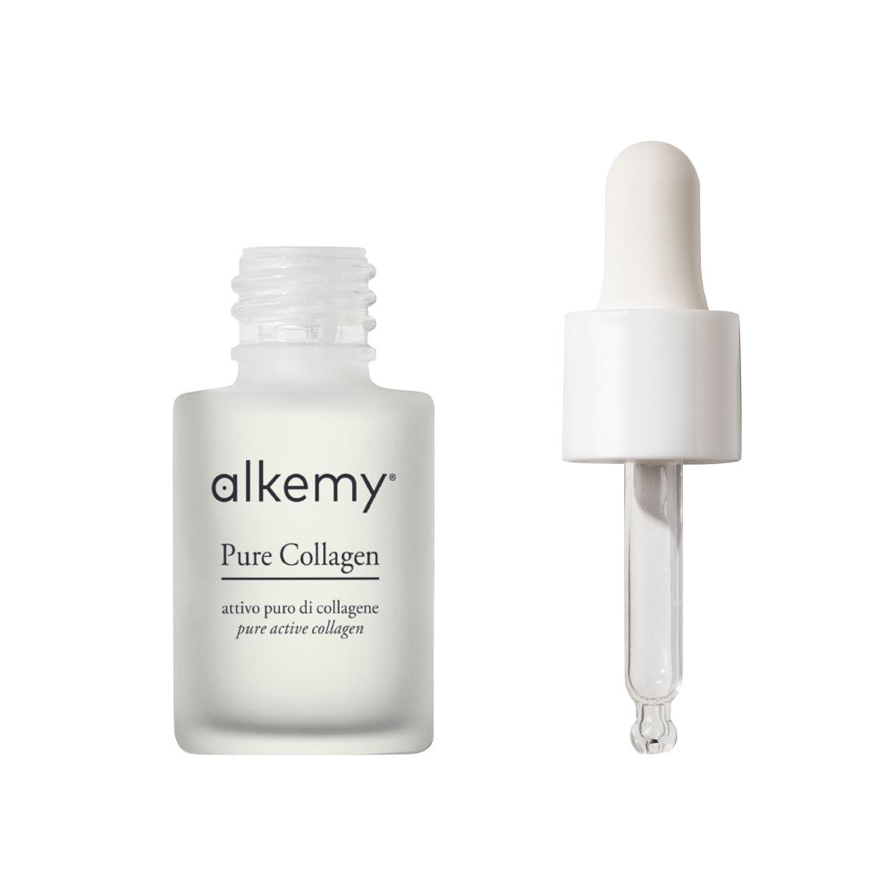 Een flesje Alkemy Pure Collagen serum en een druppelaar naast elkaar.