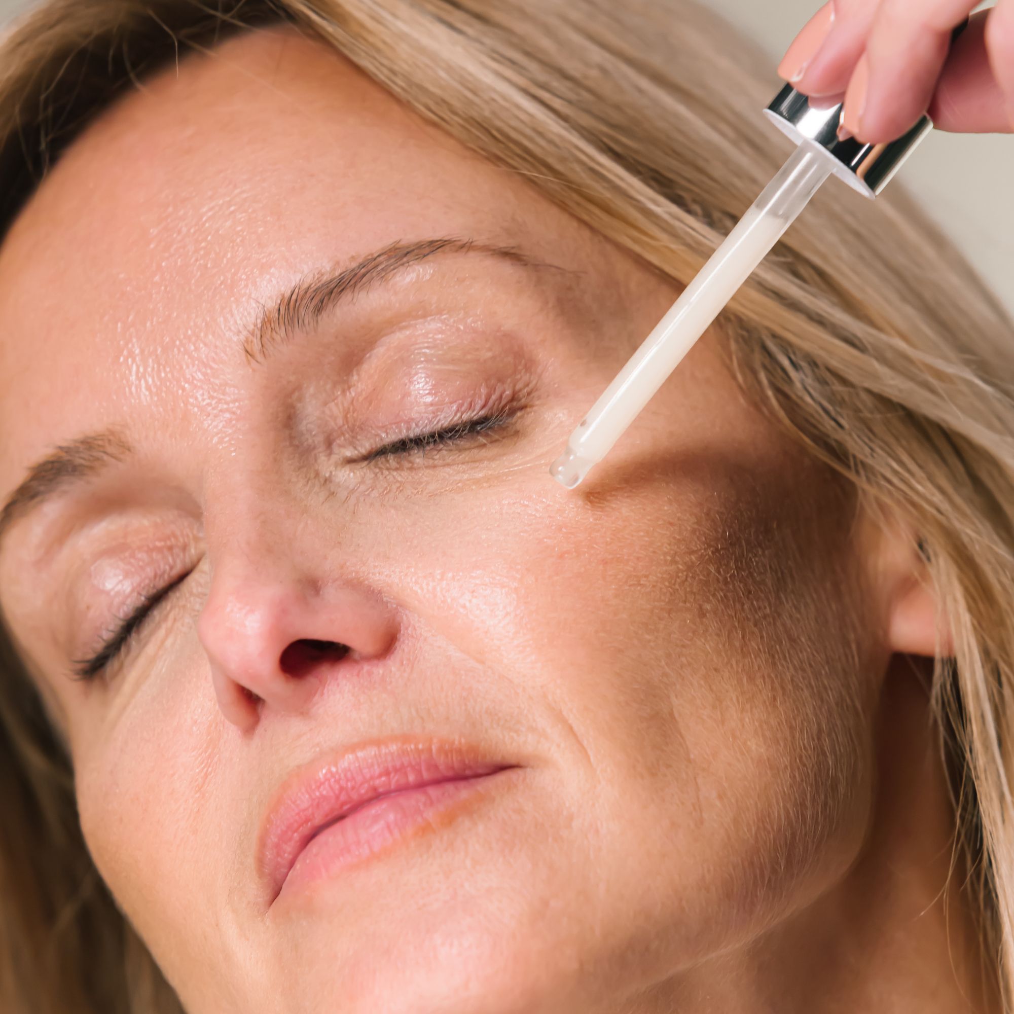 Alkemy Sérum Visage Nuit Anti-Âge, Action Régénérante Hydratante et Illuminatrice
