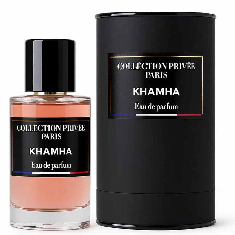 Flacon de parfum à côté d'un emballage cylindrique noir. Inscription: Collection Privée Paris, Khamha Eau de Parfum. Cadre doré.