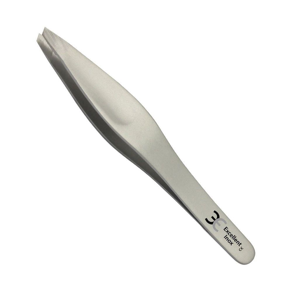 Pince à épiler en métal, pointe oblique. "Excellent Inox" est inscrit sur le manche.