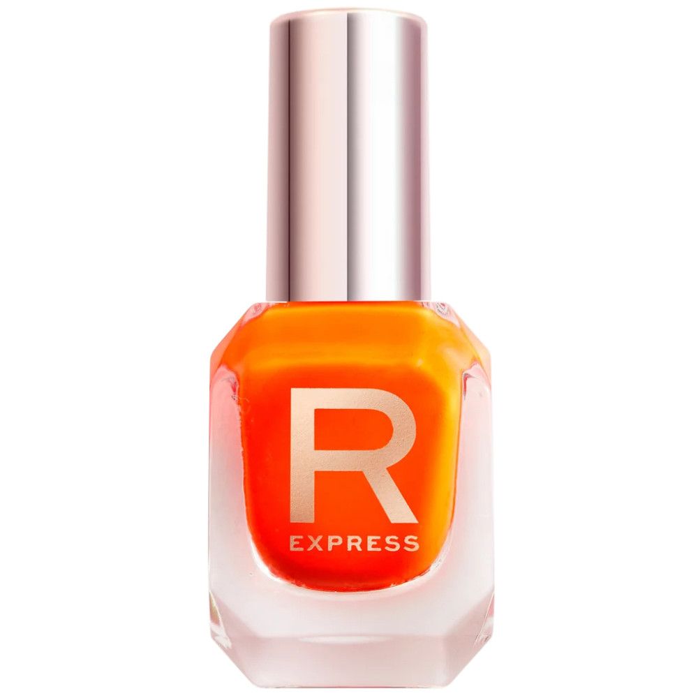 Oranje nagellak in een zeshoekig glazen flesje met zilveren dop en applicator.