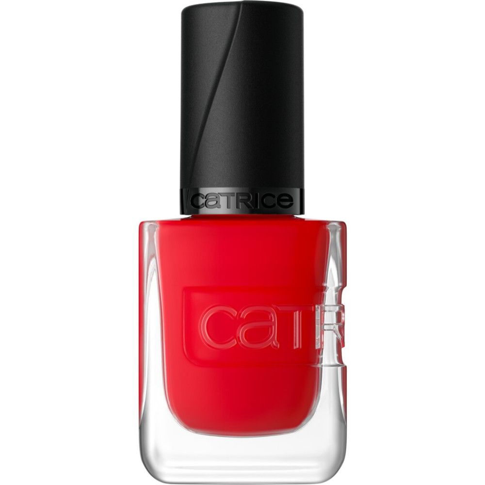 Rode nagellak in een transparante fles met zwarte dop. Merk 'CATRICE' op fles en dop.