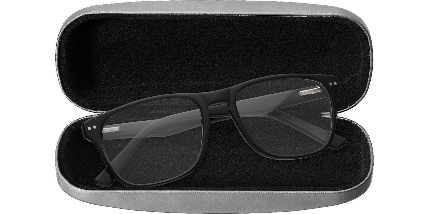 Étui rigide gris ouvert. Lunettes noires à l'intérieur.