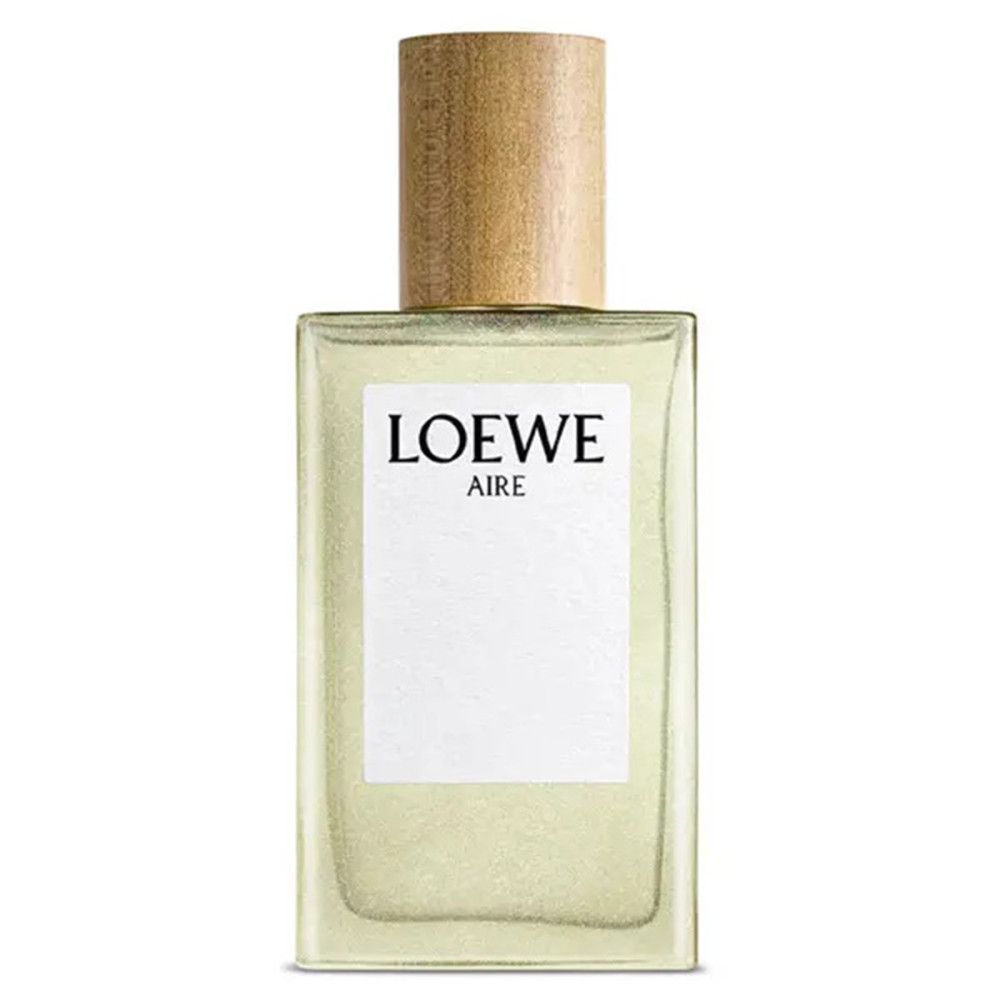 Flacon Loewe Aire Edt Spray. Flacon rectangulaire avec bouchon en bois. Liquide jaune clair visible.