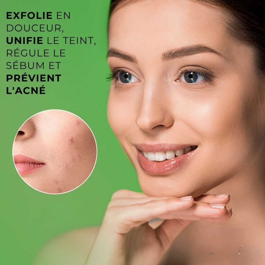 Dr. SEA AHA Facial Cleansing Toner. Bouteille de liquide jaune. Texte : AHA Facial Cleansing Toner. Sans parabènes, sulfates, silicones, huiles minérales.