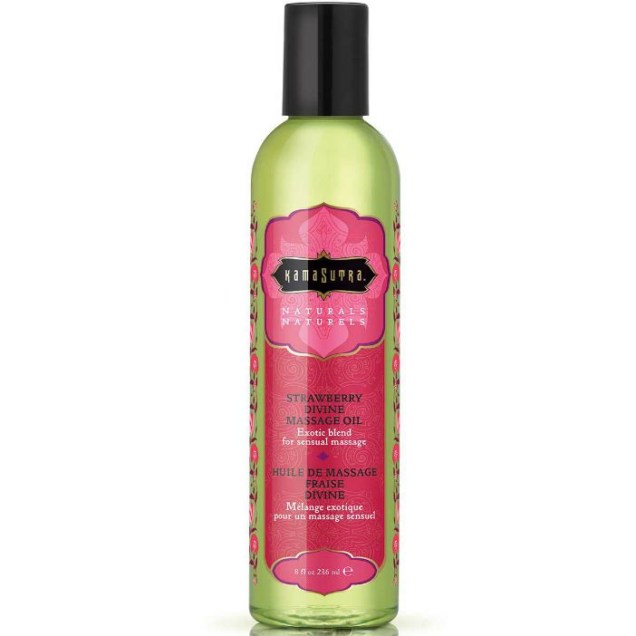Groene fles met zwarte dop. Etiket met Kamasutra-logo en tekst: Strawberry Divine Massage Oil.