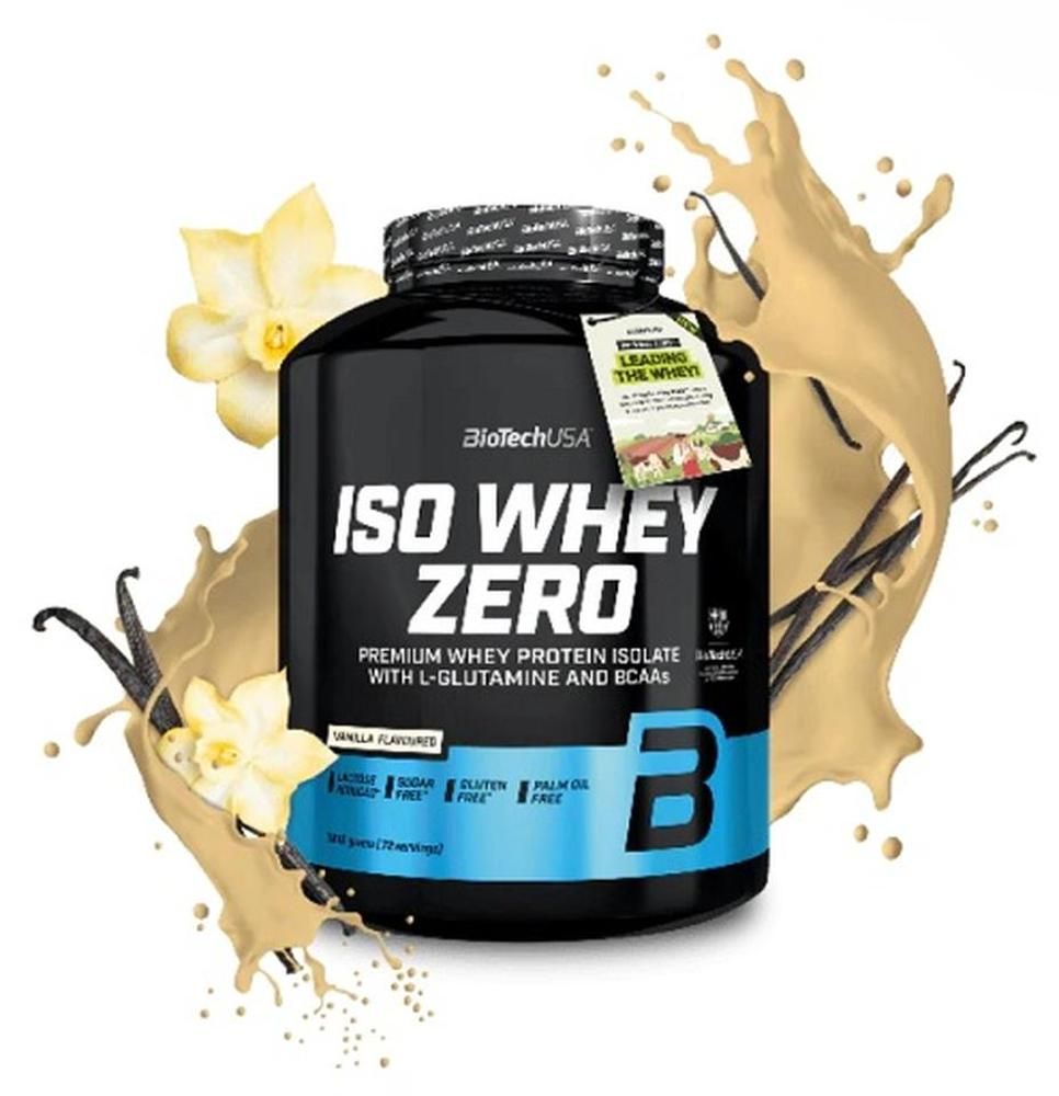 BioTech Iso Whey Zero vanillesmaak eiwitpoeder in zwarte pot met vanillebloemen en peulen.