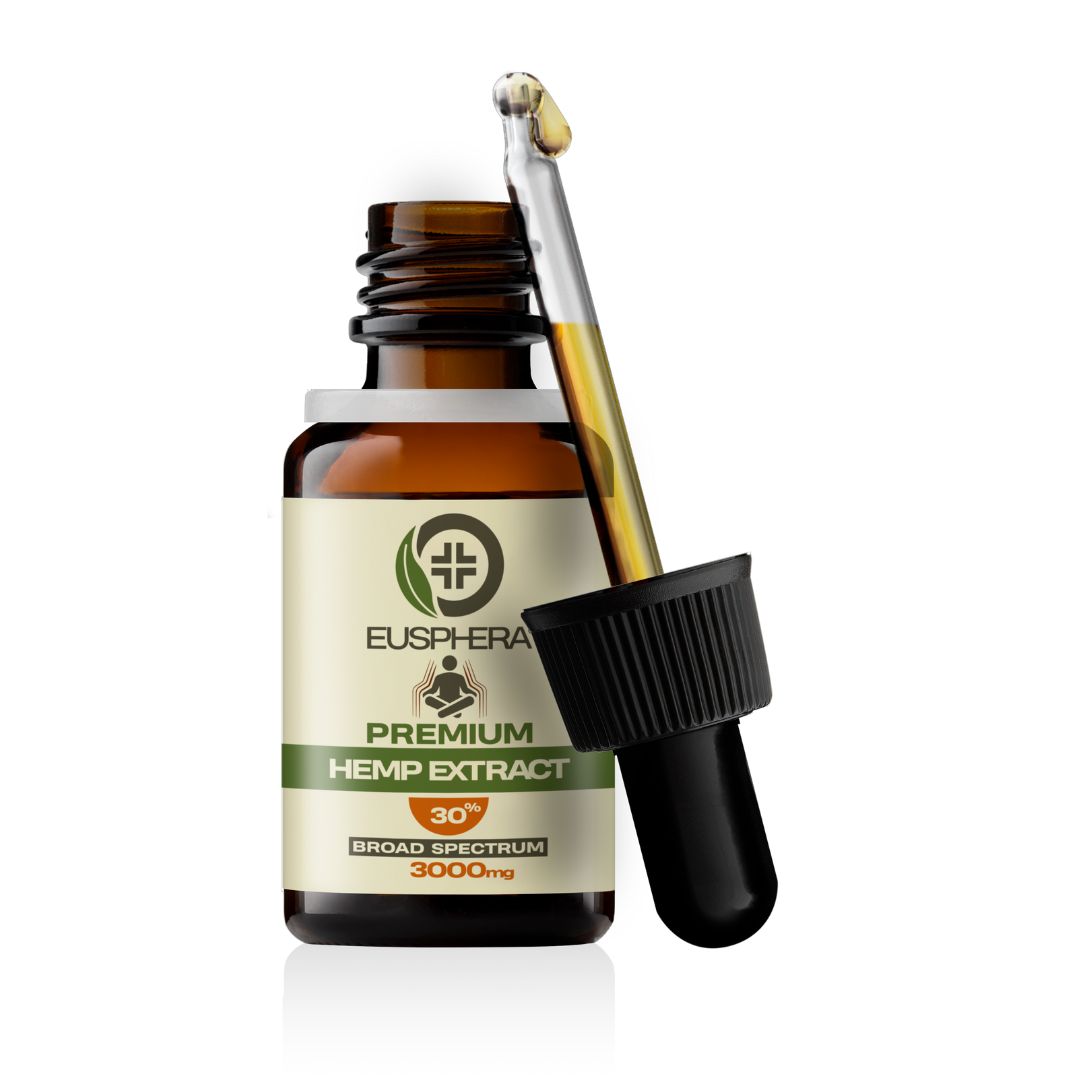 Flacon en verre brun avec compte-gouttes noir. Compte-gouttes avec liquide. Inscription: Eusphera, Premium Hemp Extract, 30%.