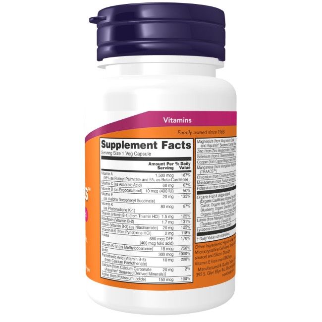 Bouteille de suppléments vitaminiques, étiquette Supplement Facts avec informations nutritionnelles et ingrédients.