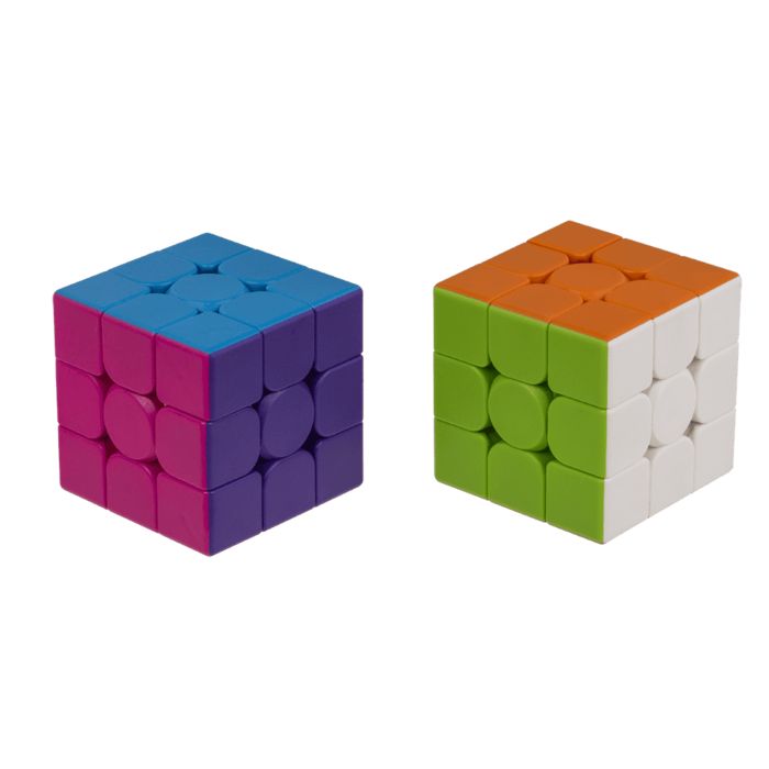 Twee OOTB Magic Cubes. Links: blauw, roze, paars. Rechts: oranje, groen, wit. Beide kubussen gesloten.