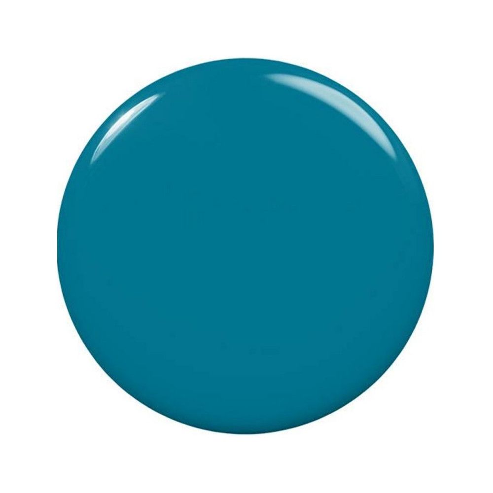 Ronde, glanzende veeg blauwgroene nagellak. Geen verpakking of opschrift zichtbaar.