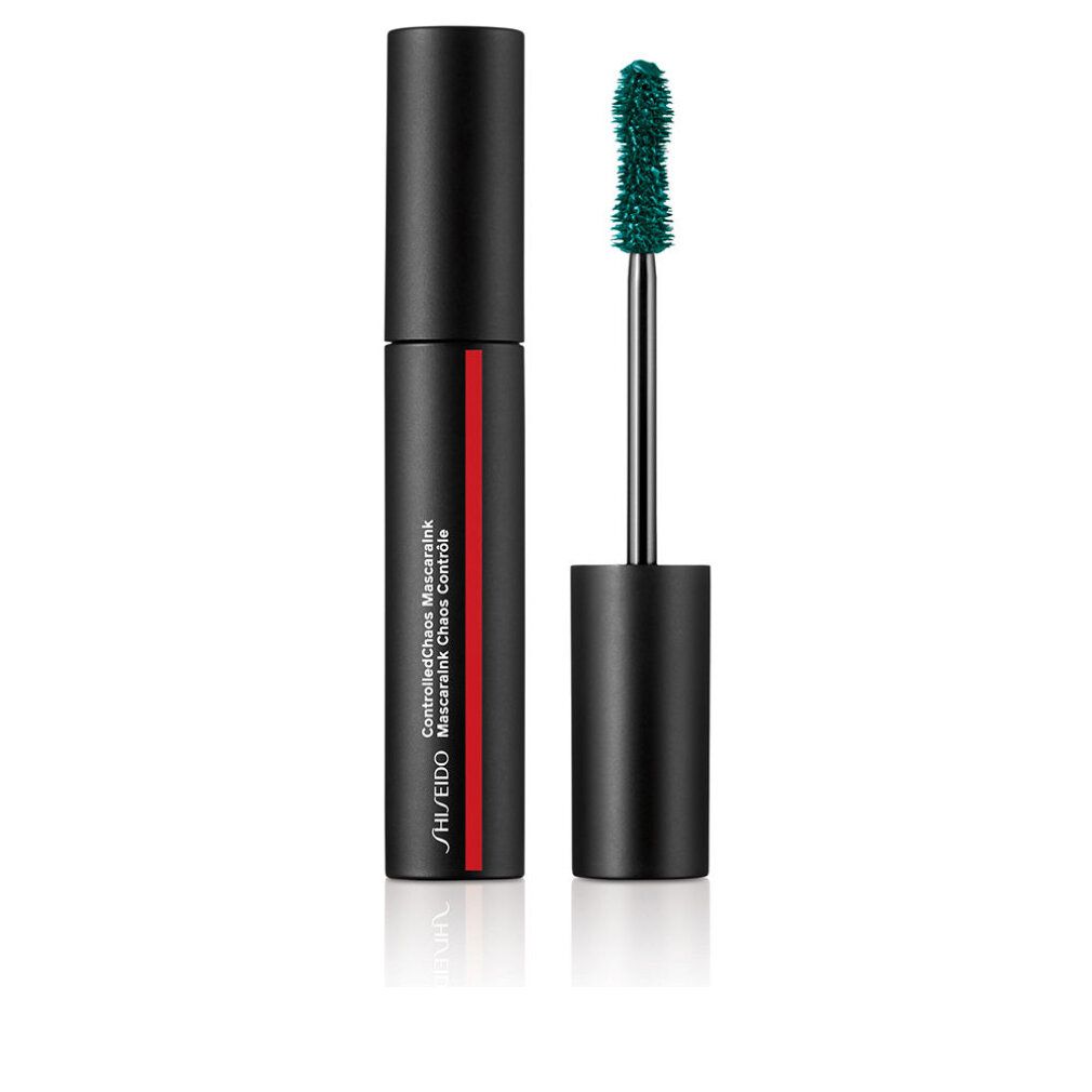 Tube de mascara noir avec brosse verte. Logo Shiseido et nom du produit. Le capuchon et la poignée de la brosse sont noirs.