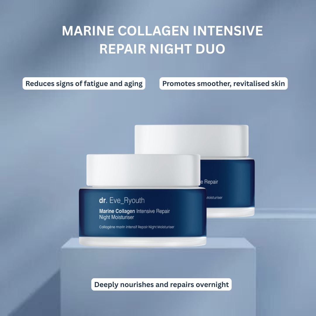 Deux pots avec couvercles blancs et bases bleu foncé. Inscription: Dr. Eve_Ryouth, Marine Collagen Intensive Repair Night Moisturiser. Sur socle.