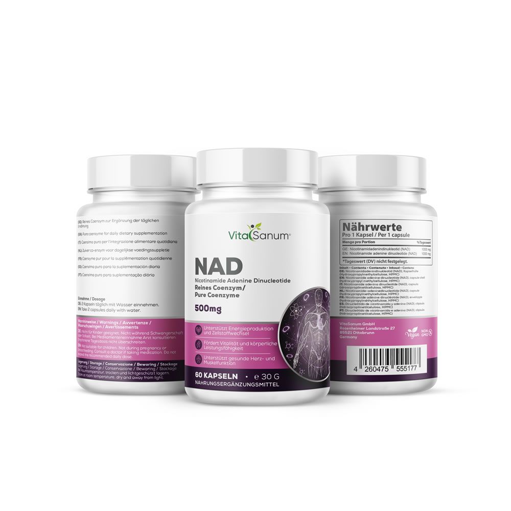Drie witte plastic flessen met witte doppen. Opschrift: VitaSanum, NAD, 500mg. Bevat 60 capsules. Achterkant met voedingswaarde.