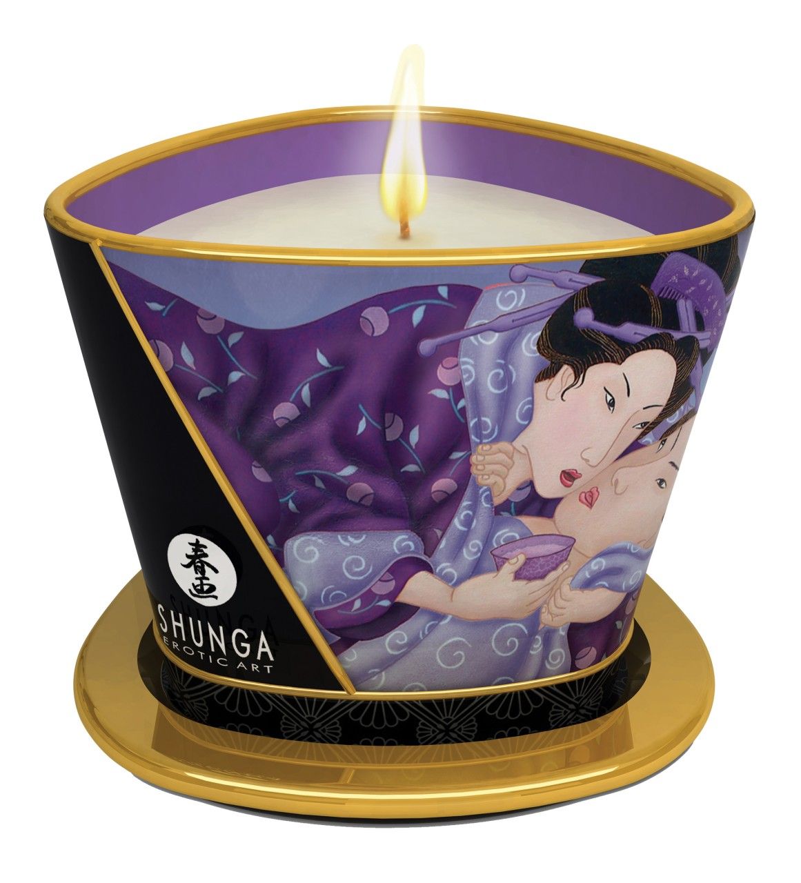 Shunga massagekaars met erotische kunst, brandend op een gouden onderzetter.