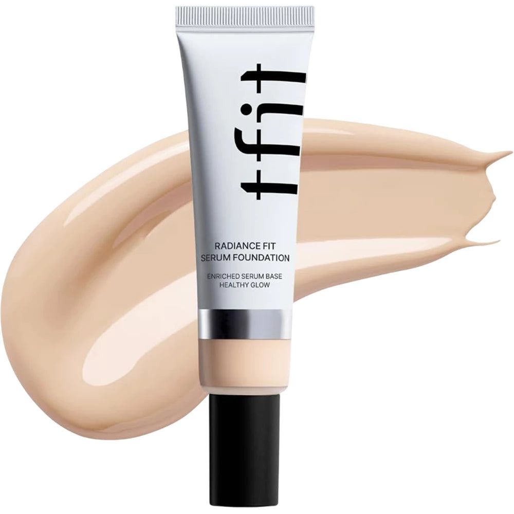 Emballage du produit: Tube avec TFIT Radiance Fit Serum Foundation. Texte: Enriched Serum Base Healthy Glow.