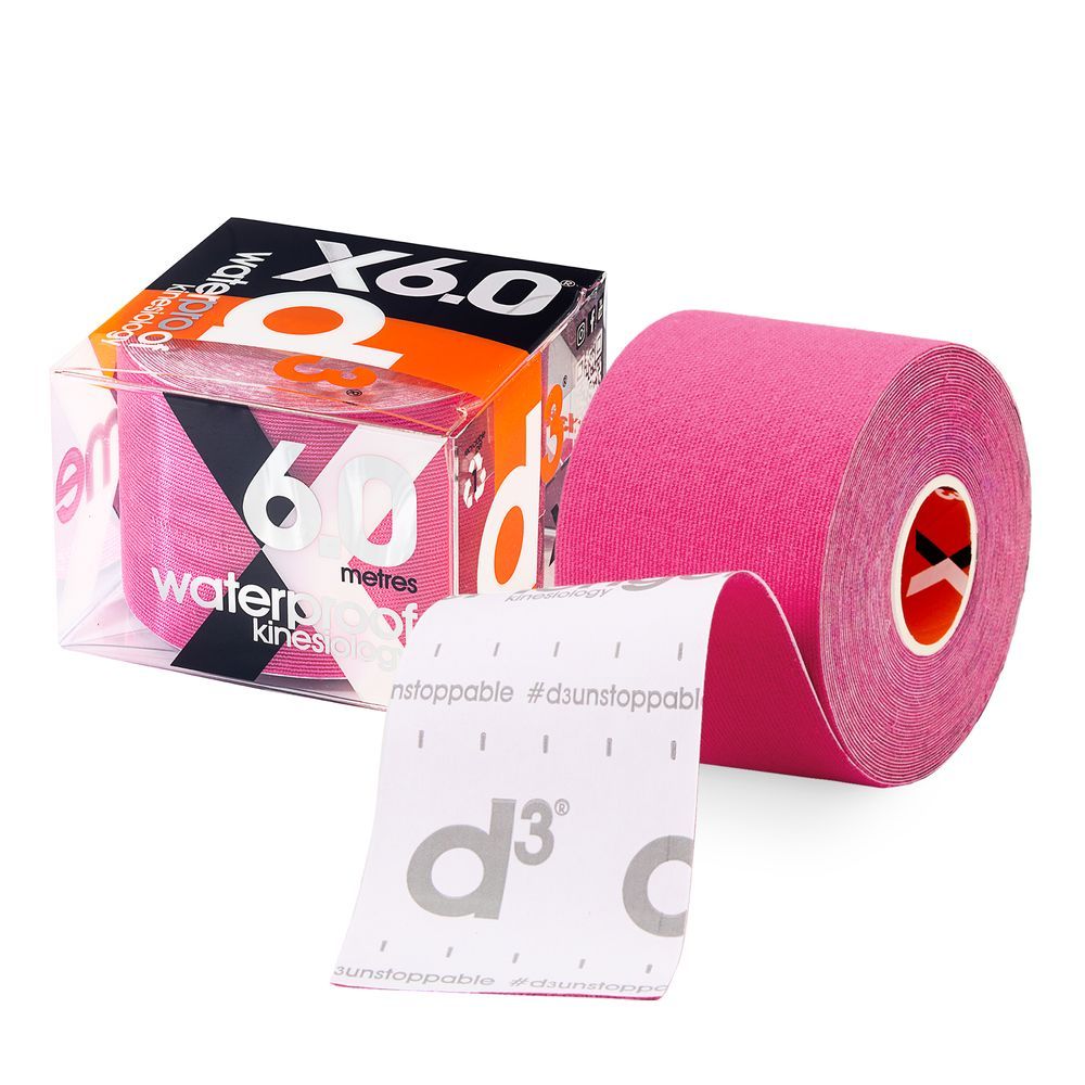 Rouleau de tape de kinésiologie rose avec emballage. Impression 'X6.0 Waterproof Kinesiology Tape 60 metres'.