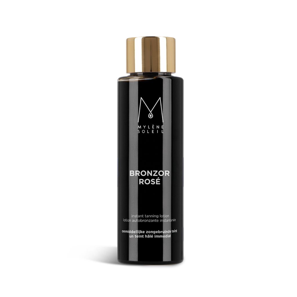 Zwarte fles met gouden dop. Tekst: Mylène Soleil, Bronzor Rosé, Instant Tanning Lotion.