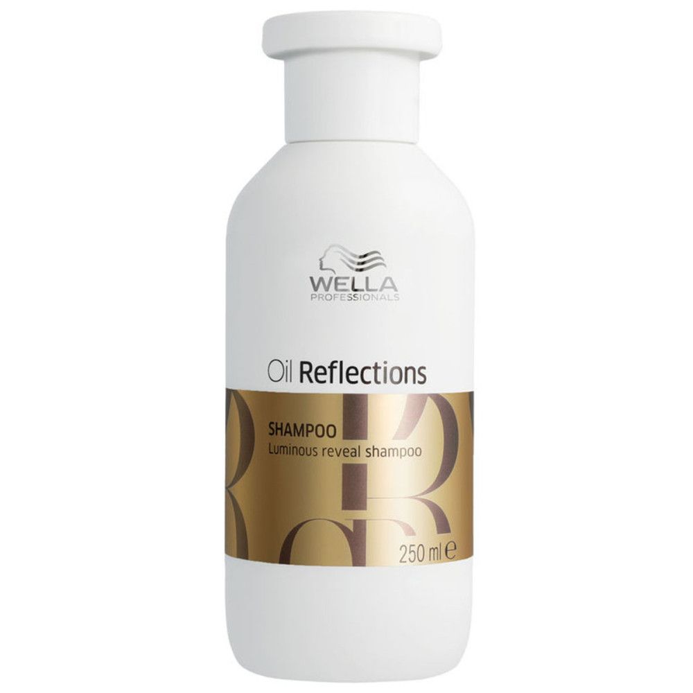 Witte shampoo fles met gouden etiket. Opschrift: Wella, Oil Reflections, Shampoo, Luminous reveal shampoo, 250 ml.